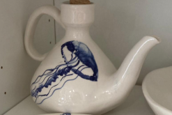 Großer blauer Quallen-Ölkrug